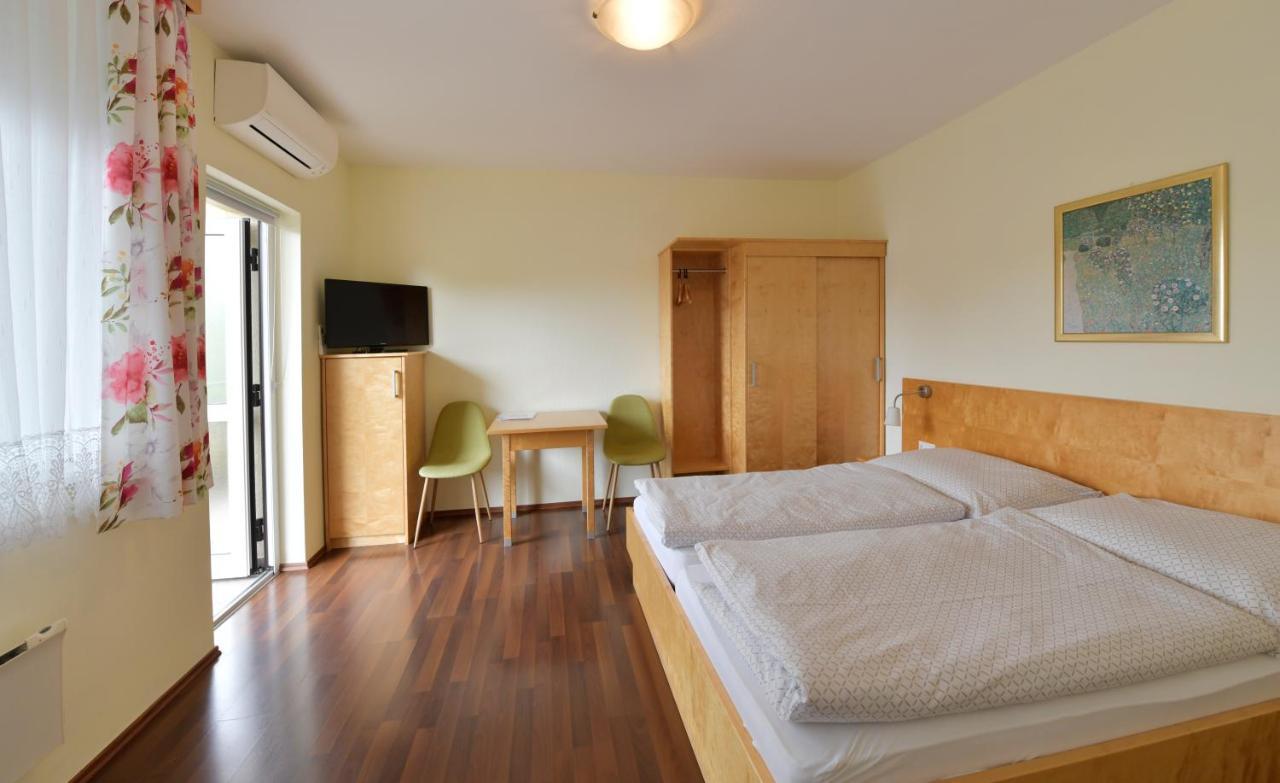 Blumenhof Wegleitner Hotel Illmitz Ngoại thất bức ảnh
